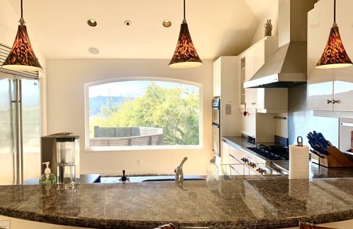 Tiburon House | Take in the San Francisco views at this quiet oasis!