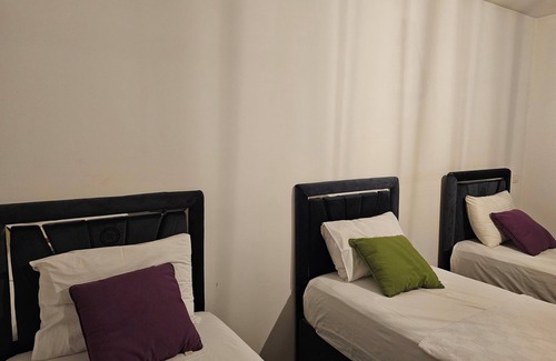 Harbiye Apartment | Taksim 3-bedroom apartment with AC, WiFi, POOL