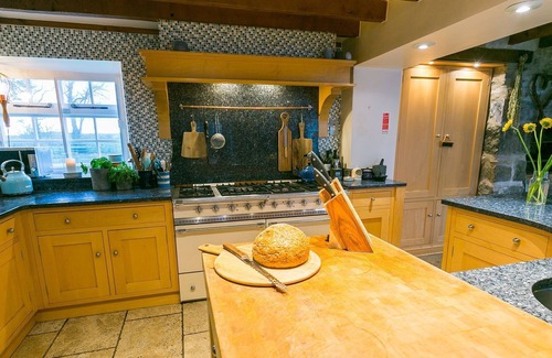 Bangor Apartment | Tal Y Bont Uchaf - a remote that sleeps 24 guests in 11 bedrooms