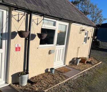 Dwyran Bed & Breakfast | Taldrwst farmhouse guest house