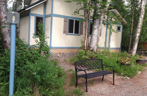 Talkeetna House | Talkeetna Eastside Cabins -Nook,Unit #2, Reasonable rates, Family Friendly,Yurts