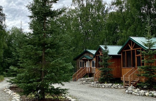 Susitna North Cabin | Talkeetna Wilderness Lodge - Studio Cabin #7 – King Bed