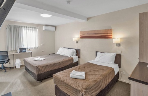 Ainslie Hotel | Tall Trees Ainslie Motel