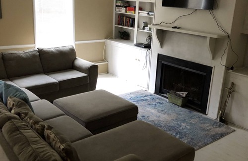 Tallahassee House | Tallahassee's Hidden Gem - The BluManor!
