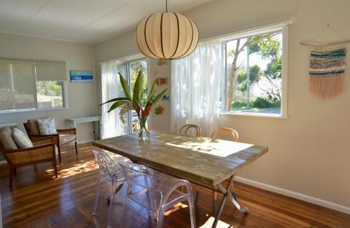 Bonny Hills House | Tallowood beachfront cottage