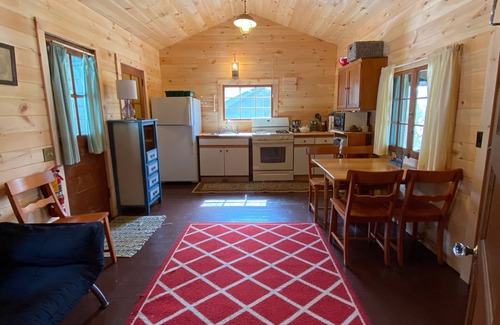 Paradox Cabin | (Tamarack) Charming Seasonal Cabin Steps To The Beach