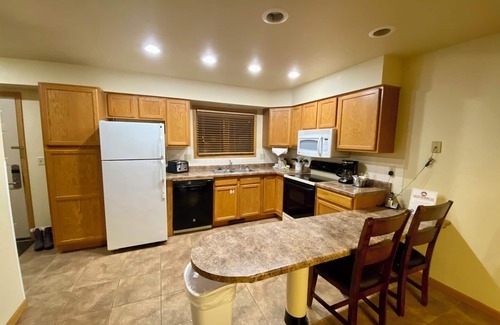 Lake Delton House | Tamarack & Mirror Lake Resort only 10 minutes to Skiing!