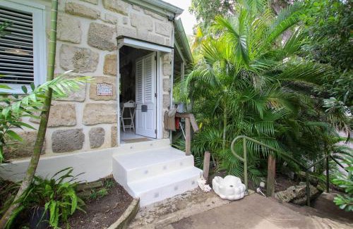 Merlin Bay House | Tamarind Cottage by Bluescape