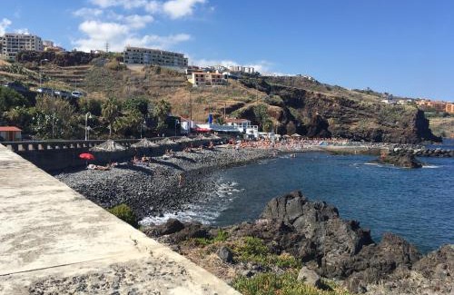 Canico Apartment | Tamariz Adventure - Sea View and Free Parking