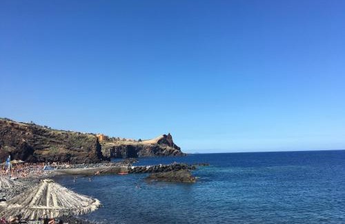 Canico Apartment | Tamariz Adventure - Sea View and Free Parking