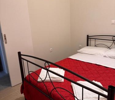 Trikolonoi House | Tami House