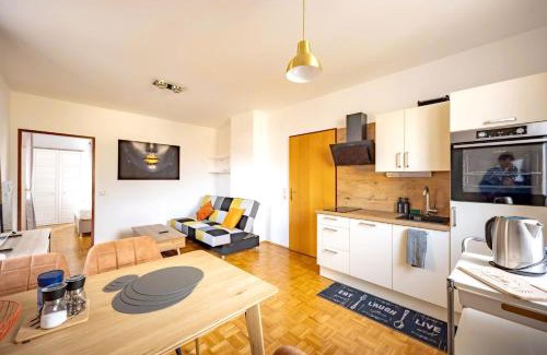 Wartberg im Muerztal Apartment | TAMLiving Mürztal Neu Küche WIFI TV