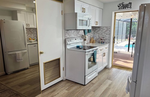 Bearss Plaza House | Tampa 3BR House: Private Pool, Prime Location/Near Attractions/Private Parking