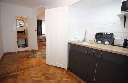 Brasov City Centre Apartment | Tampa View - one-bedroom apartment in center of Brasov