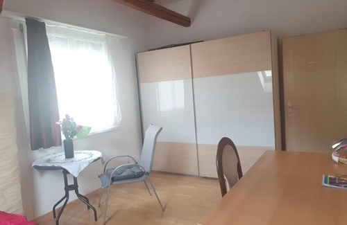 Bichelsee-Balterswil House | Tannenzapfenland, PRIVAT ZIMMER Akasha