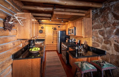 Taos Ski Valley Ski Chalet | Taos Ski Valley Chalet - Steps from the Lift!