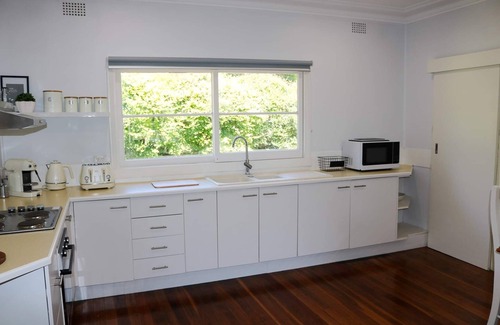 Tapitallee House | Tapitallee Cottage a stunning rural property at the foot of Cambewarra Mountain