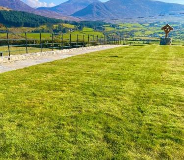 Newry House | Tara’s Hill Cottage