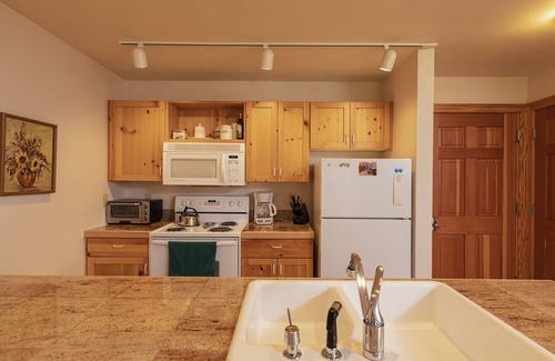 Driggs Condo | Targhee Rentals Teton Creek Resort 414 near Grand Targhee Ski Resort Hot Tub Gym