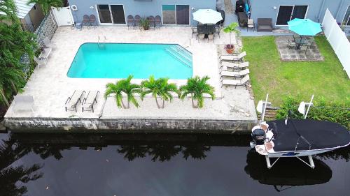 Downtown Fort Lauderdale Apartment | Tarpon Harbor 2 - Waterfront townhouse near pool, beach, downtown Las Olas