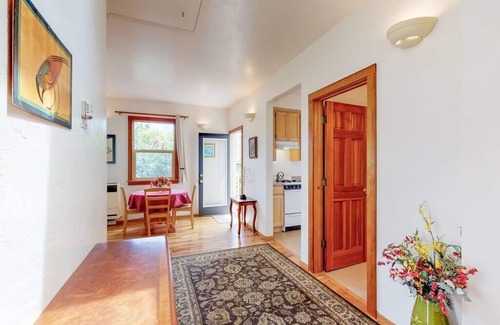 Arcata Apartment | Tasteful Arcata Cottage