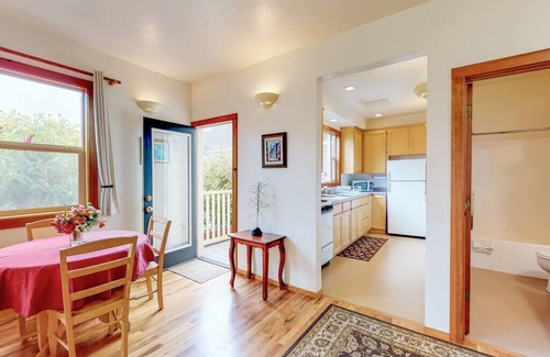 Arcata Apartment | Tasteful Arcata Cottage