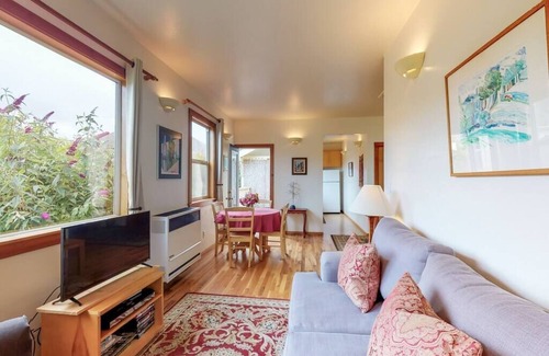 Arcata Apartment | Tasteful Arcata Cottage