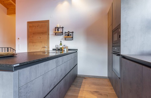 Sankt Lambrecht House | Tasteful ski-in ski-out lodge