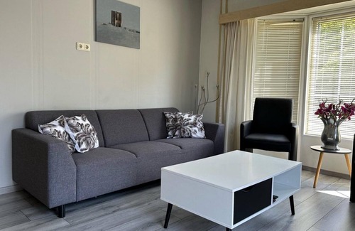 Goedereede House | Tastefully decorated chalett in a quiet, beautifully situated, recreation park.