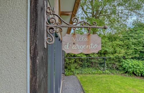 Alphen House | Tastefully decorated country villa
