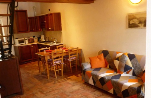 Prabione Apartment | Tastefully furnished apartment in natural stone rustico