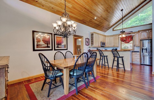 Glenville House | Tater Knob Treehouse - Amazing Lake Views!