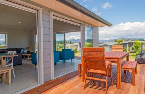 Whitianga House | Tattletails Rest - Whitianga Holiday House