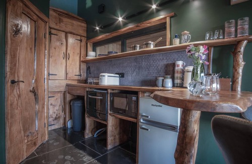 Tiers Cross House | Tawny Lodge - Luxurious 1 Bedroom - Blossom Farm