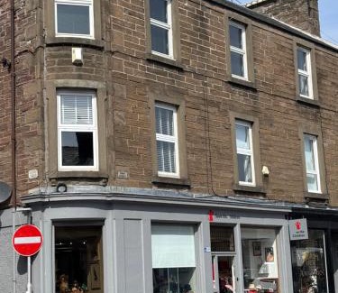 Broughty Ferry Apartment | Taylor Close - Spacious Central Ferry Flat