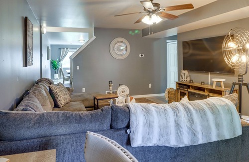 Taylor Condo | Taylor Condo Rental w/ Fireplace ~ 5 Mi to Airport