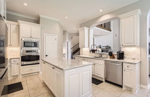 Porter House | TCH - Luxury 4bd/3ba in Kingwood Area with Office