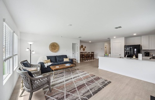 Forney House | TCH - Spacious 4bd/2ba home in Forney w/Workspace