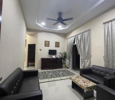 Kampung Keriang Dan House | TDH Homestay #25 FREE Wifi