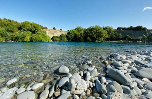 Wanaka Villa | Te Awa Lodge Riverside retreat