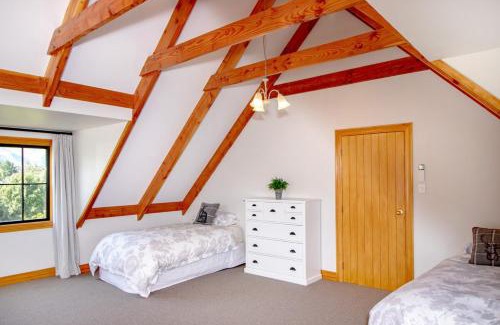 Wanaka Villa | Te Awa Lodge Riverside retreat