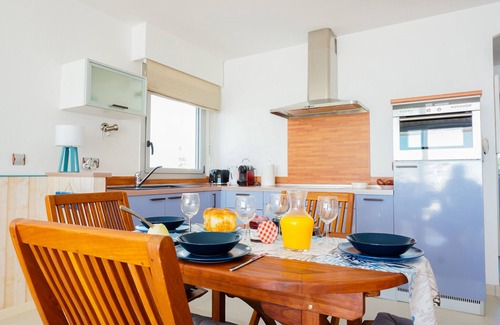 Concarneau Apartment | -TE MOANA-BEAU T2 BIS SURPLOMBANT LA MER + PARKING