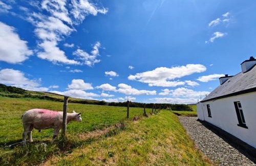 Malin House | Teach Róisin-Traditional Irish holiday cottage in Malin Head.