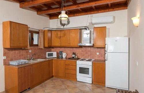 Agia Triada Villa | Teacher’s Cottage with Pool & Sea View