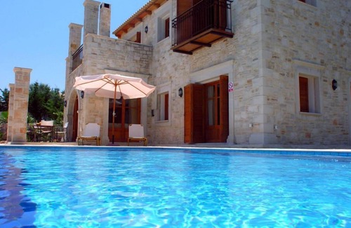 Agia Triada Villa | Teacher’s Cottage with Pool & Sea View