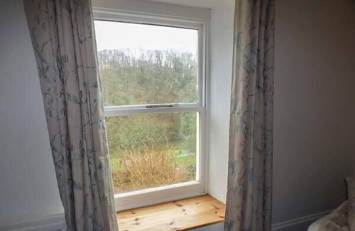 Cilgerran Cottage | TEIFI HOUSE, pet friendly, country holiday cottage in Cilgerran