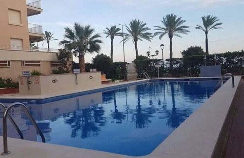 Cunit Condo | TELEWORK IN FRONT OF THE SEA