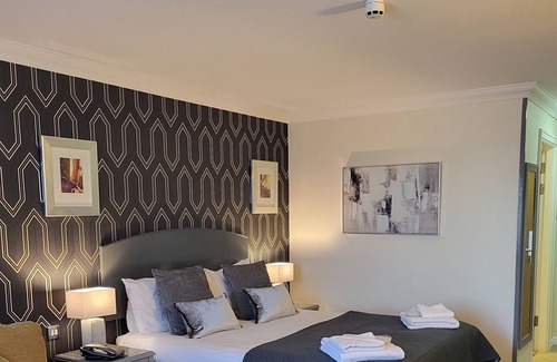 Wellington Hotel | Telford Whitehouse Hotel