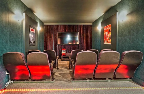 Tellico Village House | Tellico Village Getaway with Theater, Game Room
