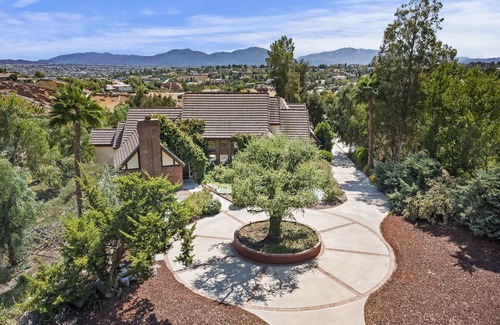 Temecula House | Temecula Romantic Tudor Estate In The Heart Of Wine Country